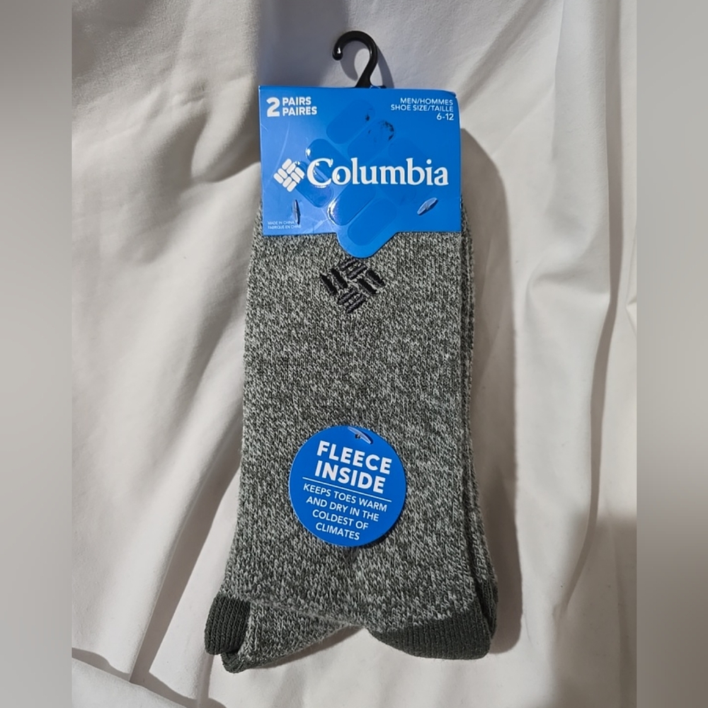 NWT Columbia Men's 2 Pairs Thermal Fleece Inside Crew Socks OS Grey